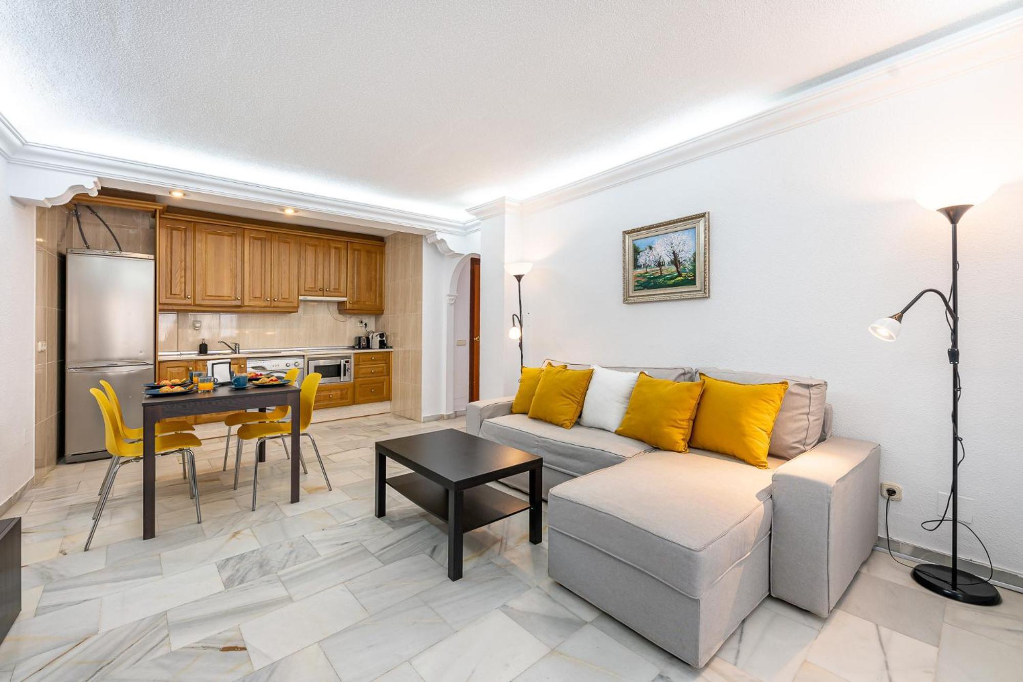 797 Holiday Rentals - Piso Para 3 En La Carihuela Con Piscina توريمولينوس المظهر الخارجي الصورة